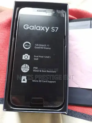 New Samsung Galaxy S7 64 GB Black