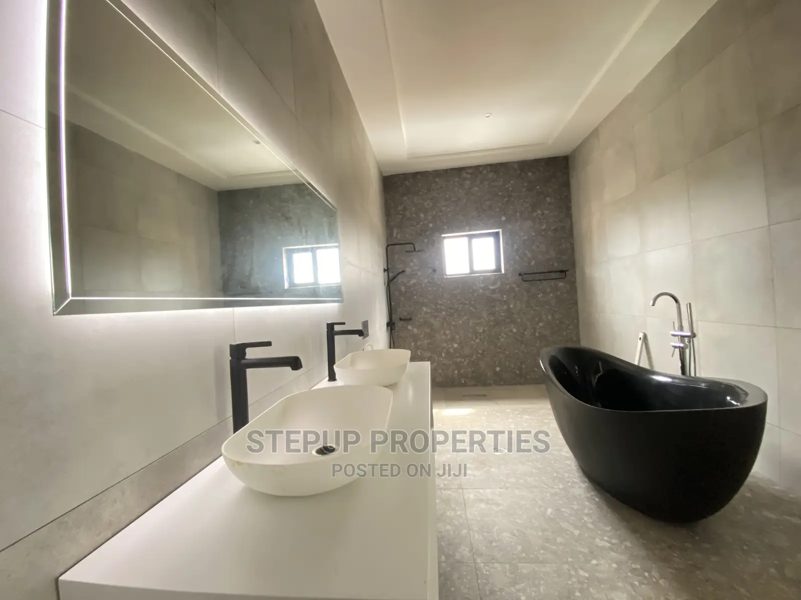 4bdrm House in Adenta for sale