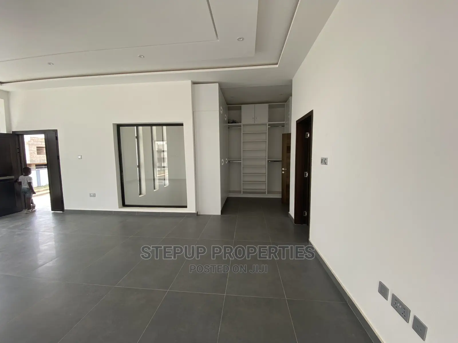 4bdrm House in Adenta for sale