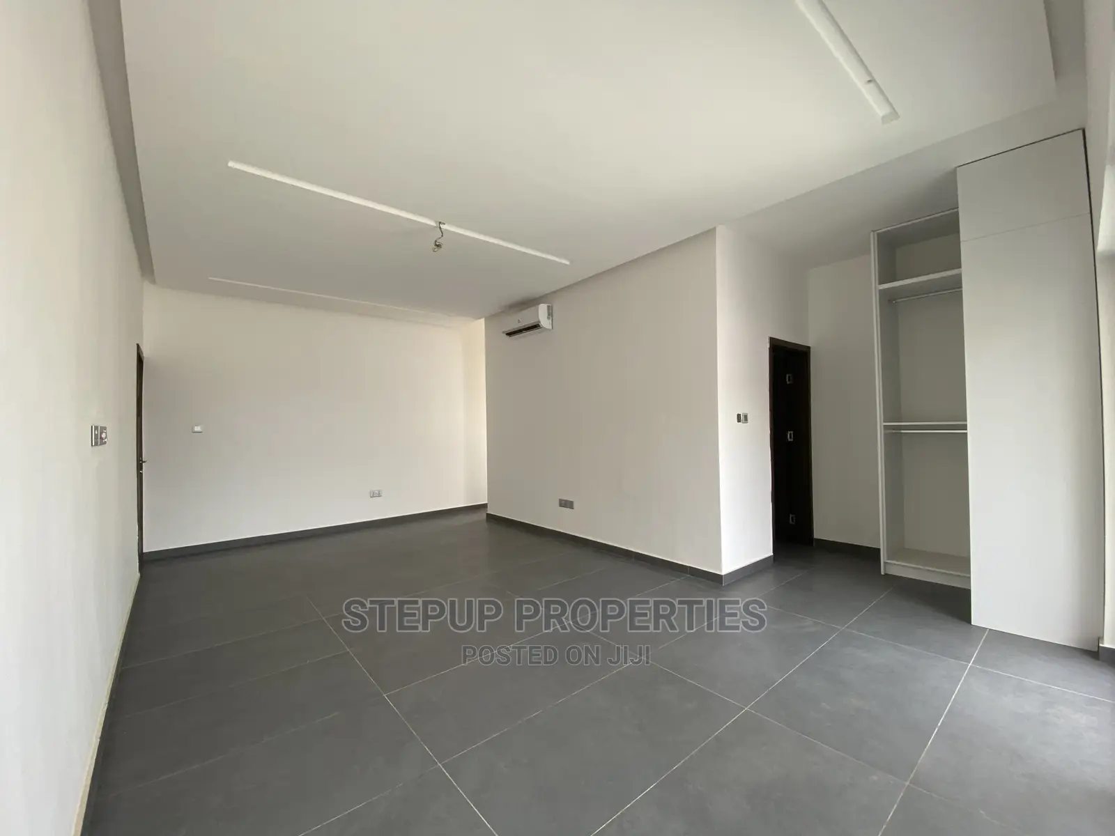 4bdrm House in Adenta for sale