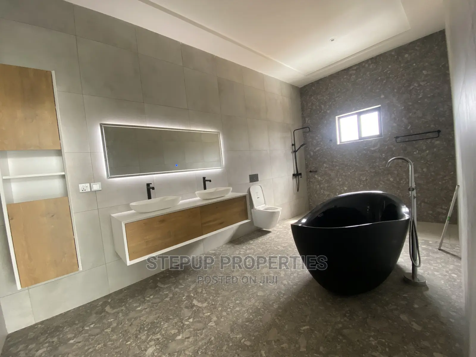 4bdrm House in Adenta for sale