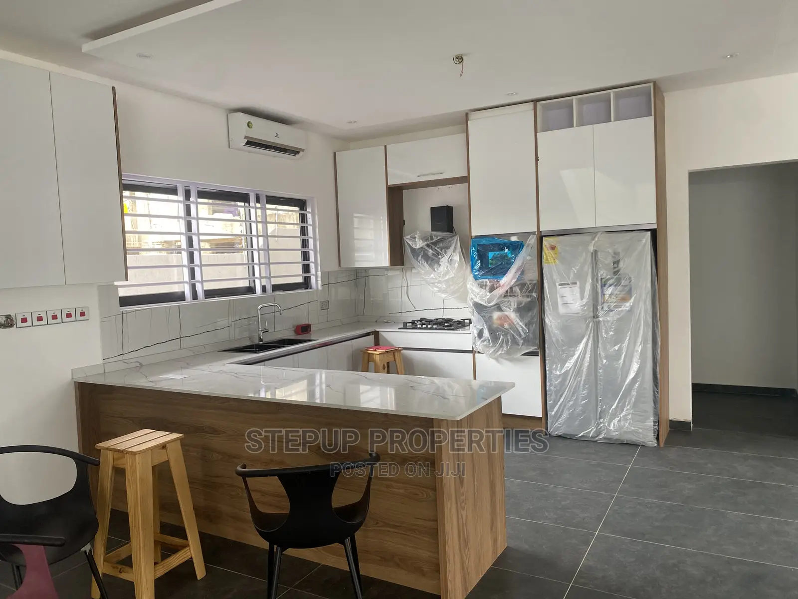 4bdrm House in Adenta for sale