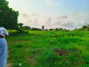 1 Acre Land for Sale at Lakeside