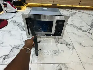 AM925BVE Midea 20L Inbuilt Microwave—- Oven