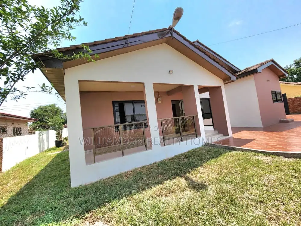 6bdrm House in Community 20 Estate, Spintex for rent