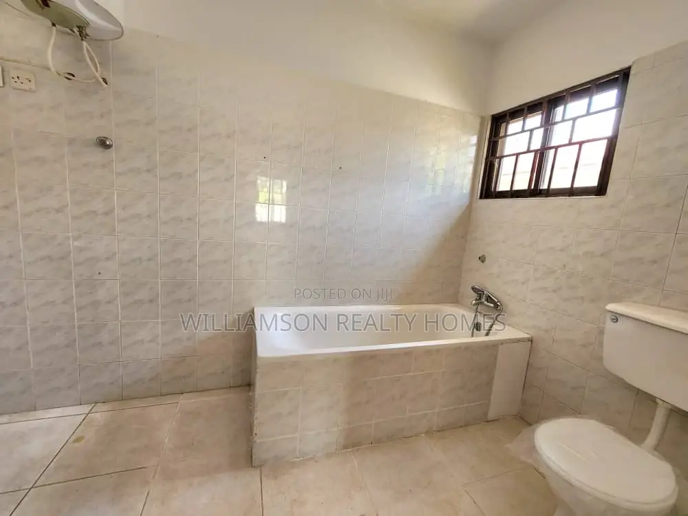 6bdrm House in Community 20 Estate, Spintex for rent