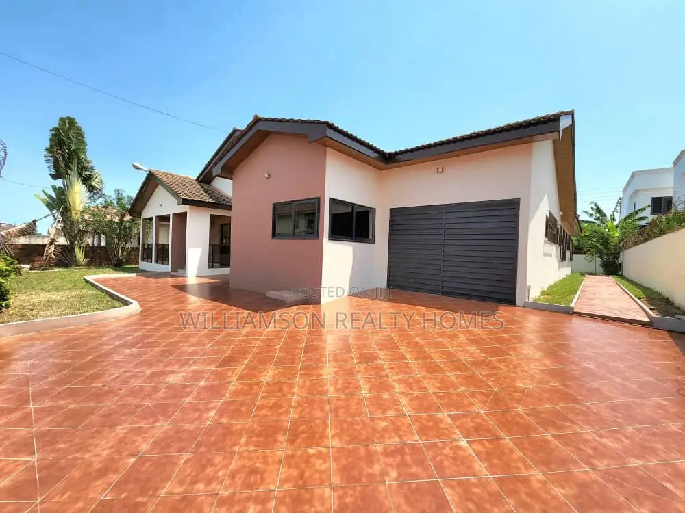 6bdrm House in Community 20 Estate, Spintex for rent