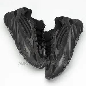 Adidas Yeezy Boost 700 V2 Vanta