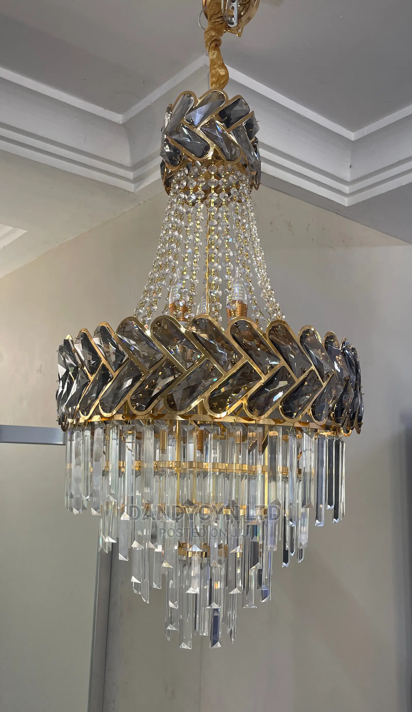 Chandelier With Bulb