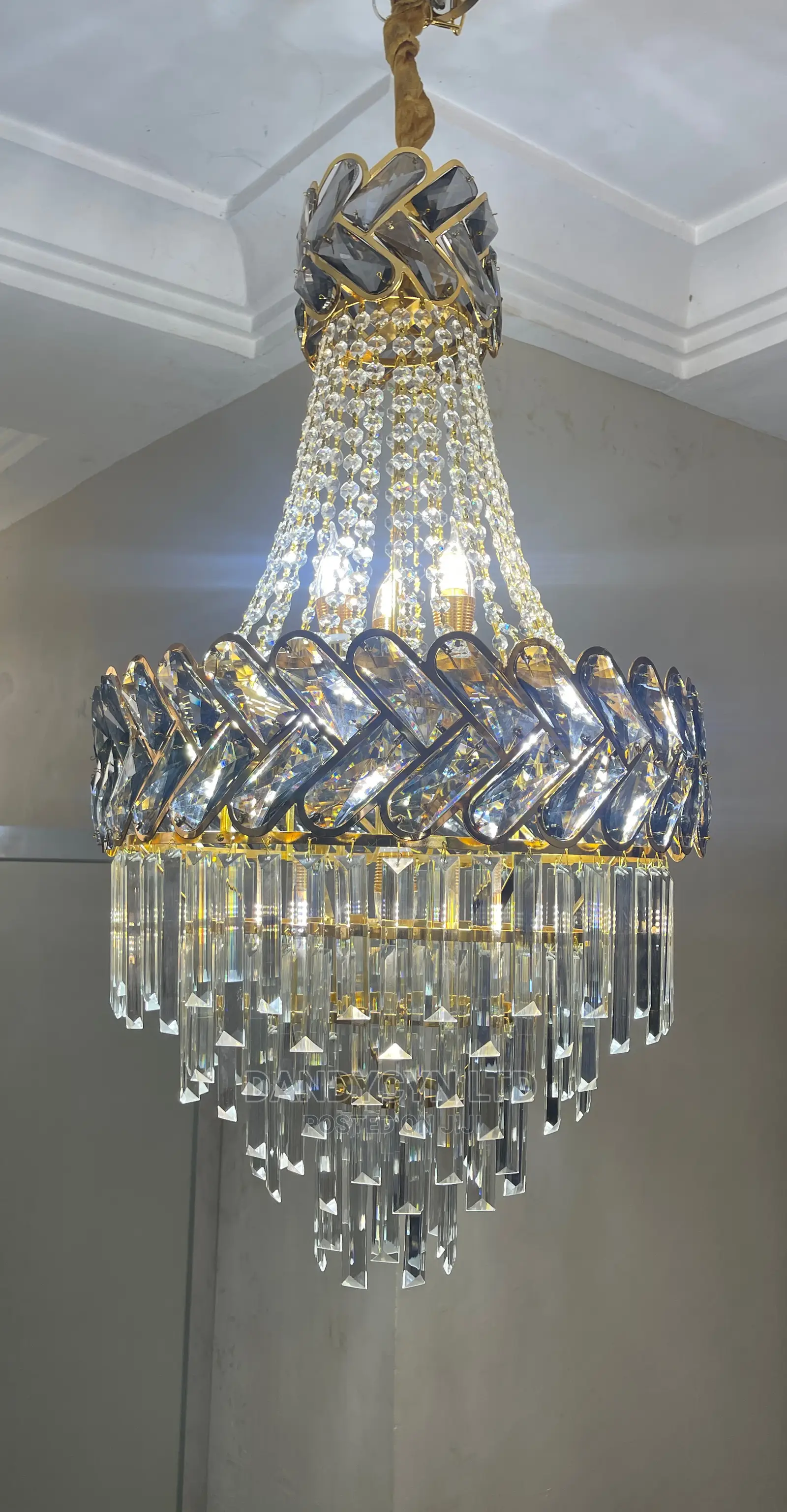 Chandelier With Bulb