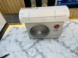 Simple and Slim De LG 2.5hp Split Inverter Dualcool AC