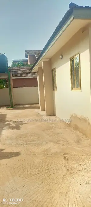 3bdrm House in East Legon for Rent