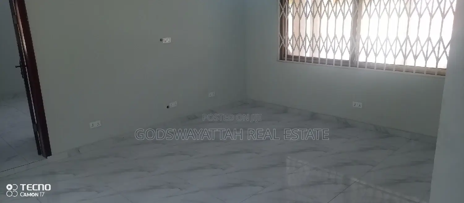 3bdrm House in East Legon for Rent