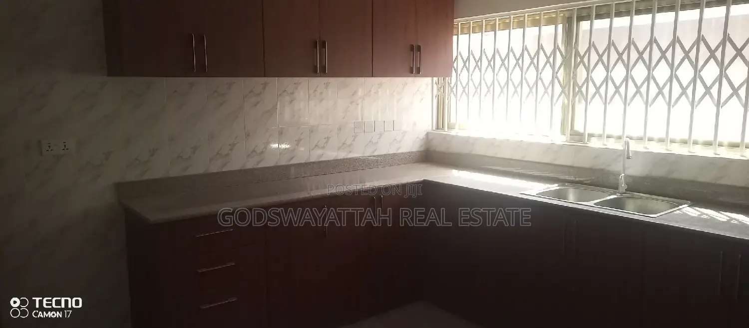 3bdrm House in East Legon for Rent