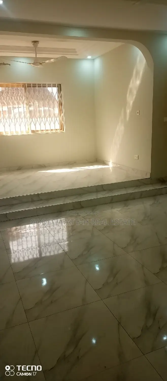 3bdrm House in East Legon for Rent
