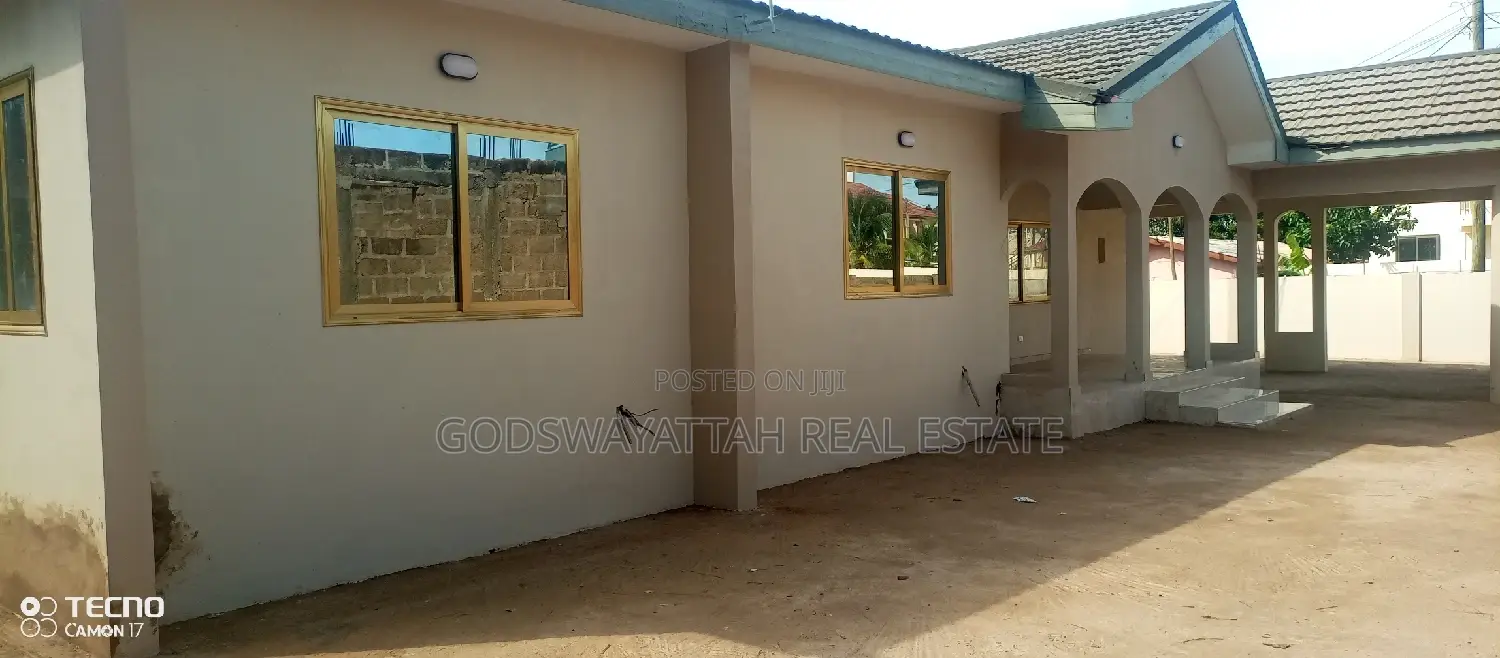 3bdrm House in East Legon for Rent