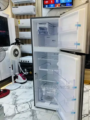 Hot Deal on Samsung RT34 340L Top Freezer Fridge