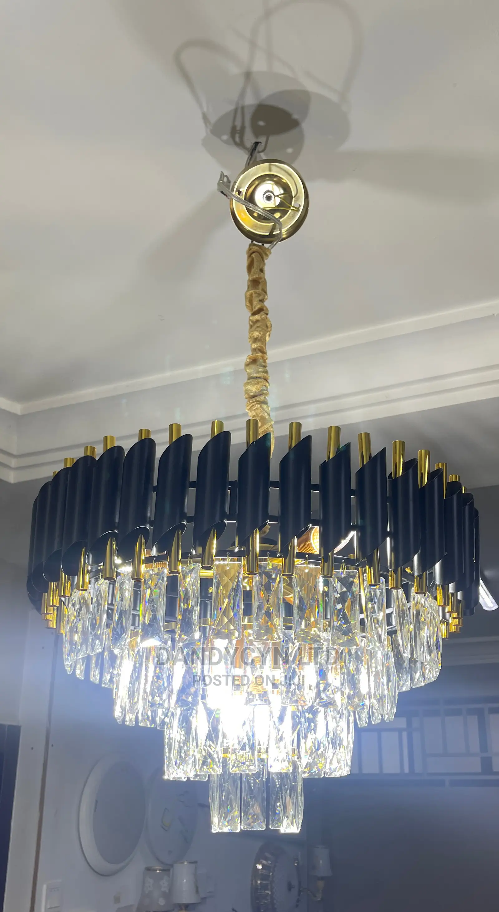 Chandelier With Bulbs