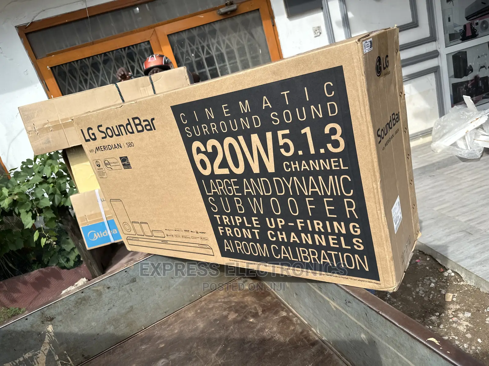 Cinematic Surround Sound 620W LG Sound System