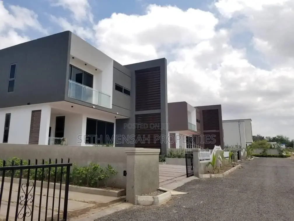 3bdrm House in Achimota for Rent