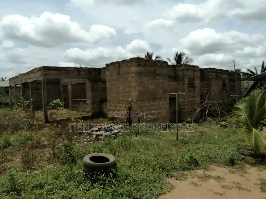 4bdrm House in Kasoa for Sale