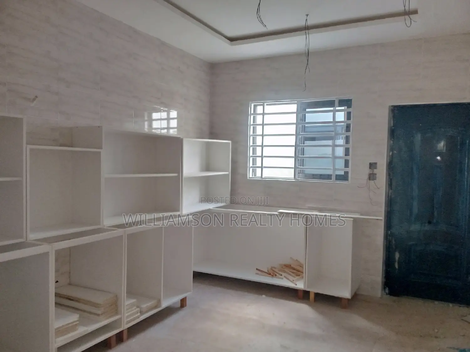3bdrm House in Community 18, Spintex for sale