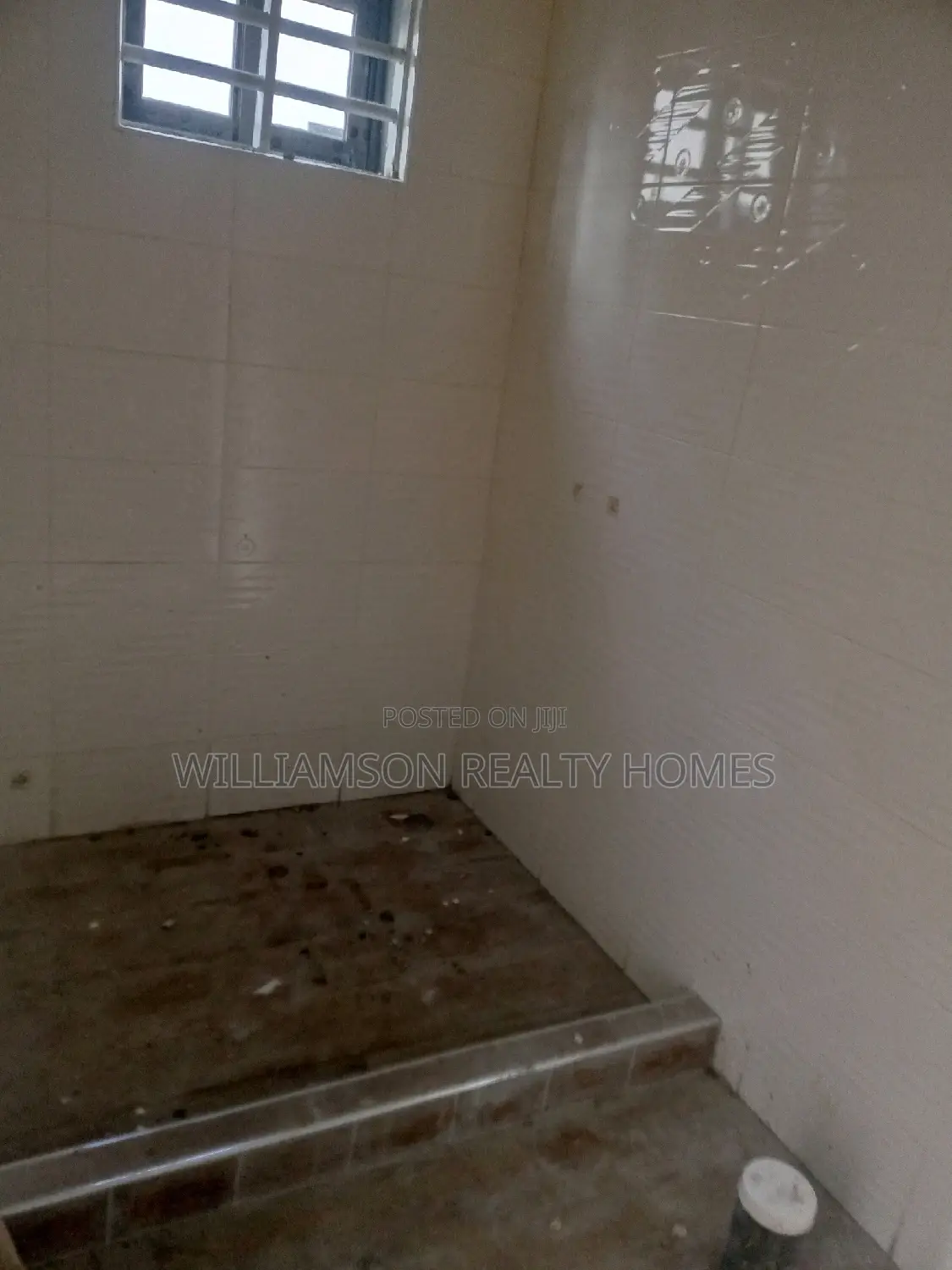 3bdrm House in Community 18, Spintex for sale