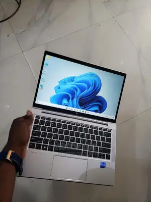 Laptop HP EliteBook 830 G8 16GB Intel Core I5 SSD 512GB