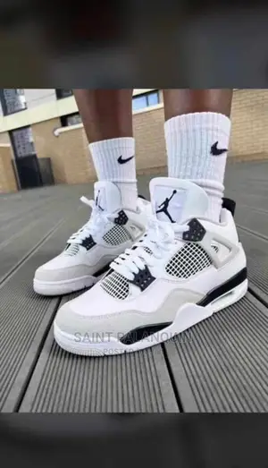 Nike Jordan 4s