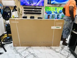 High Enhance Contrast Display UHD Samsung 65”Bu8000