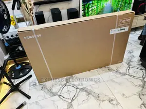 True Cinema  Experience UHD 65”Bu8000 Samsung Tv