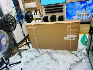 High Contrast Sleek UHD Samsung 65”Au7000 Tv
