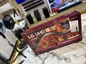 Glossy Black Slim Display UHD LG 55”Up77 Tv