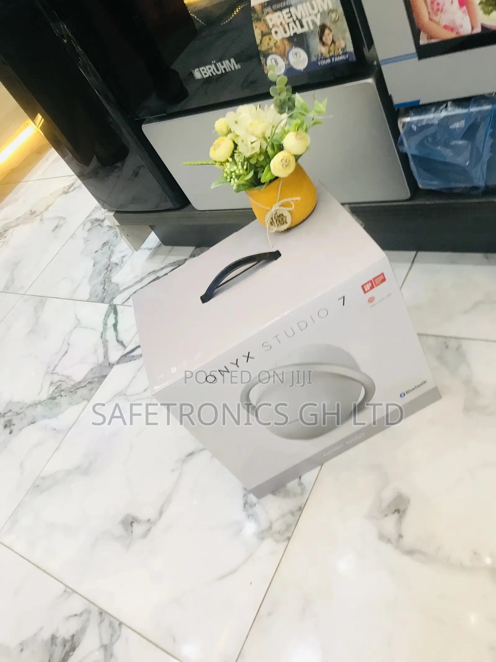 Beautiful Onyx Studio 7 Harman Kardon