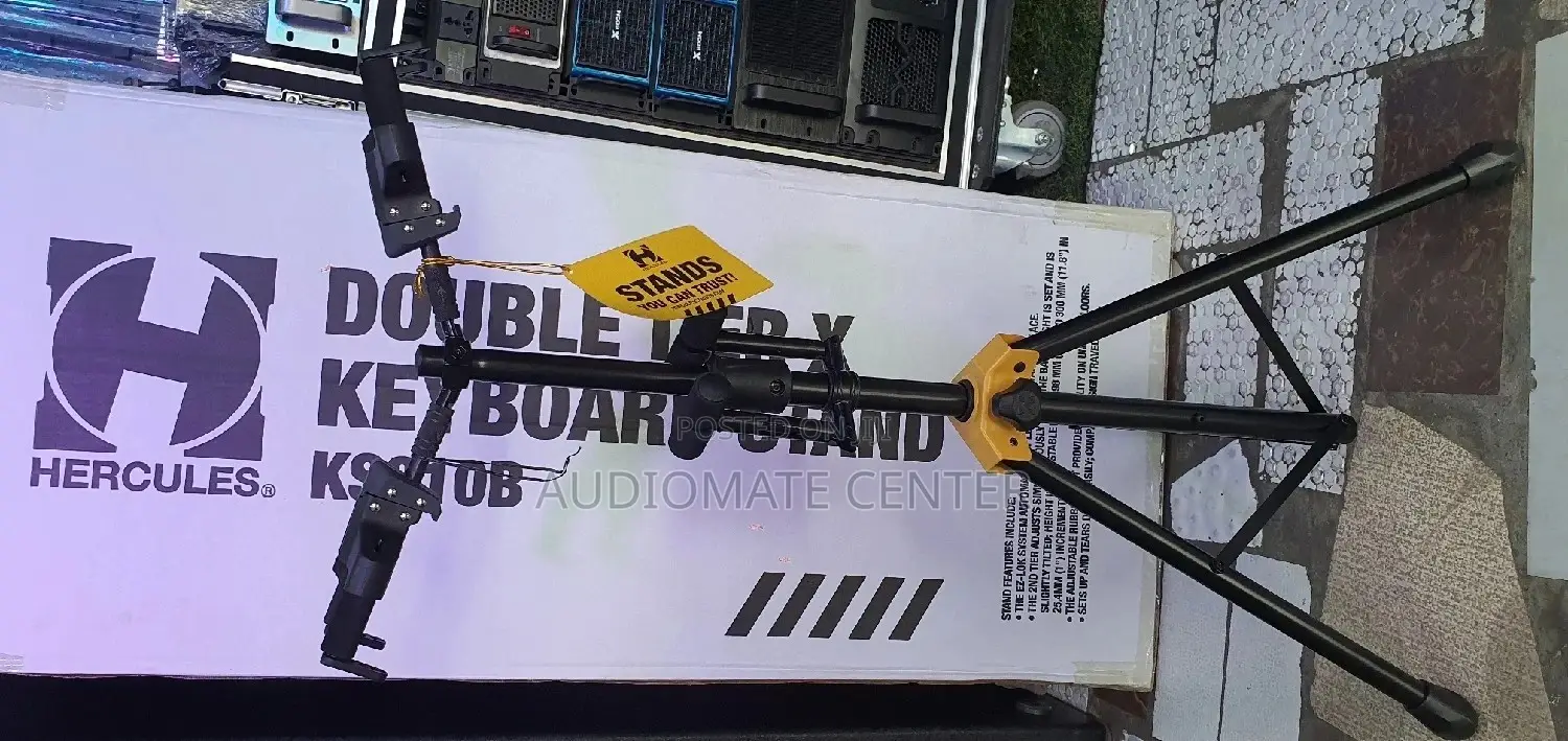 Hercules Double Guiter Stand