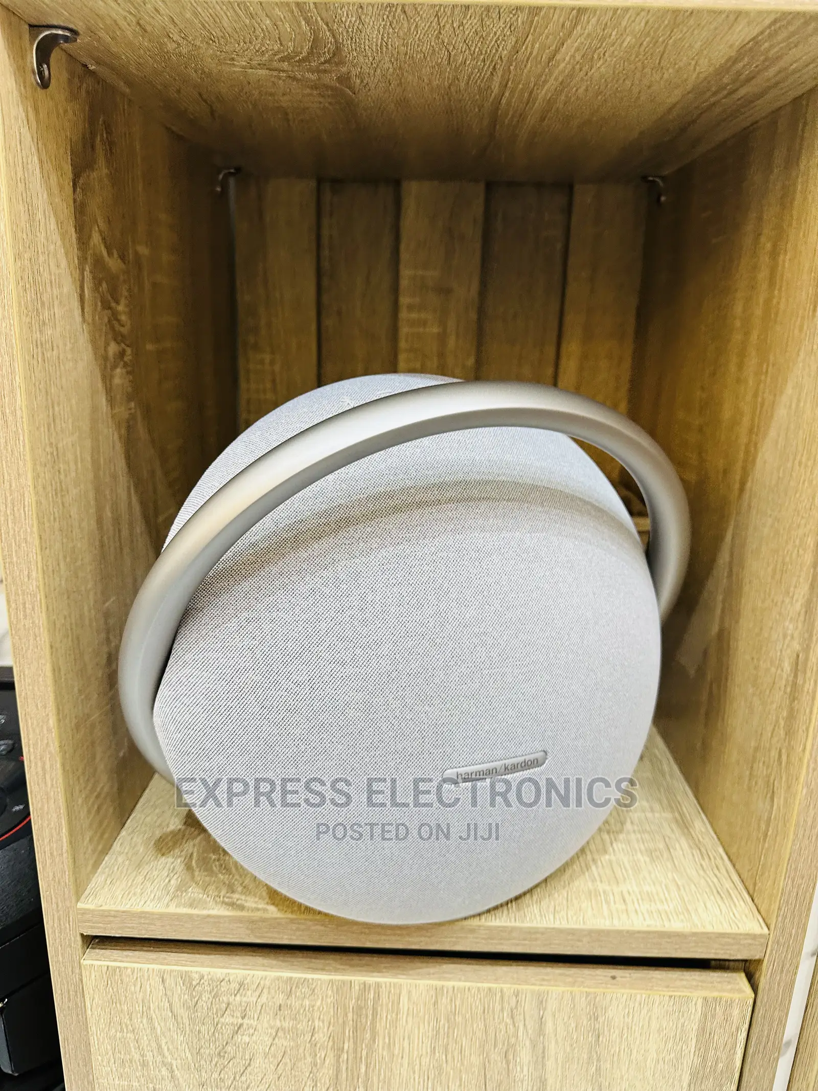 Authentic New Sleek Bluetooth Speaker Onyx 8