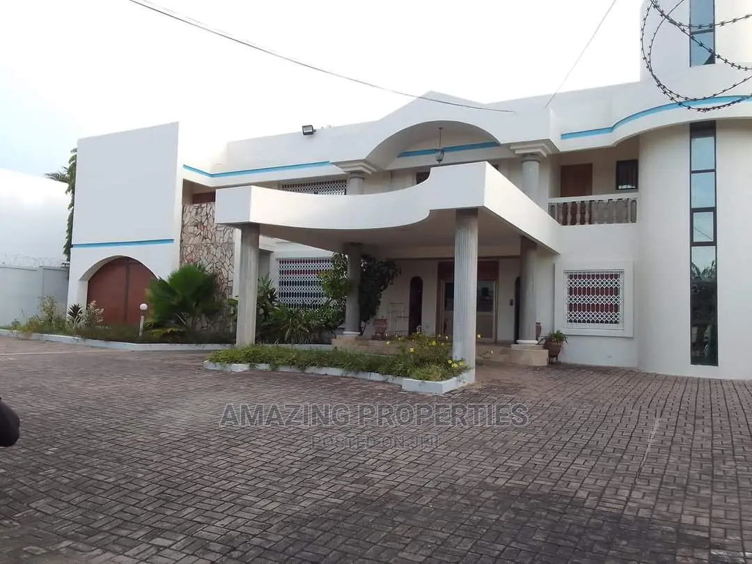Corporate Office House With Boys Quarter North Ridge