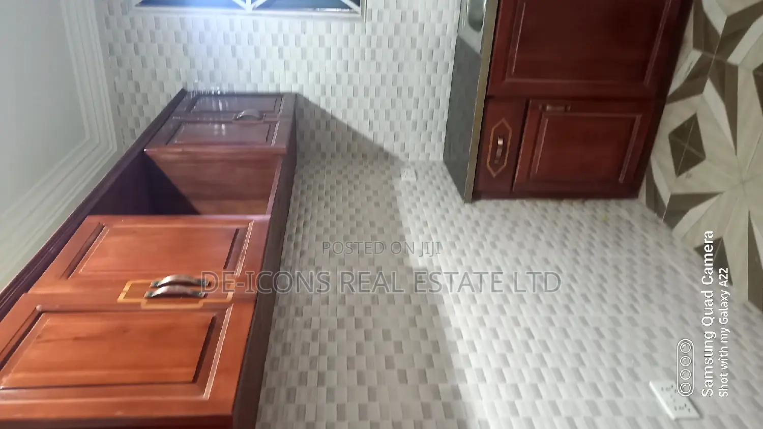 2bdrm Duplex in De-Icons Real Estate, Awutu Senya East Municipal