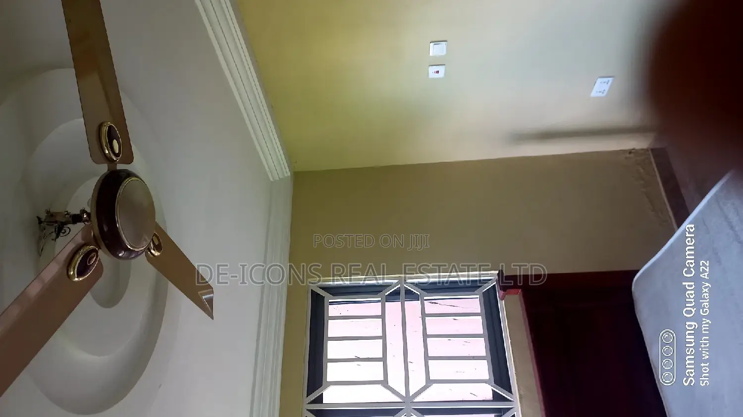 2bdrm Duplex in De-Icons Real Estate, Awutu Senya East Municipal