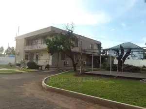 Corporate Office House With Boys Quarter