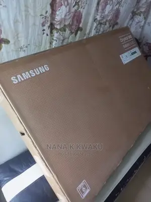 Uhd Samsung 50inches Smart TV