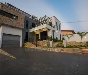 4bdrm Mansion in Pokuase for Sale