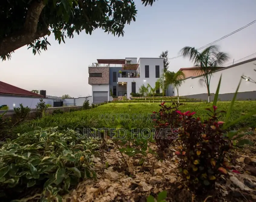 4bdrm Mansion in Pokuase for Sale