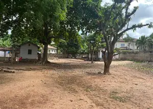 10bdrm House in Dzorwulu for Sale
