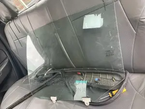 Mitsubishi L200 2018,2019,2020,2021,2022 Door Glass