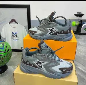 Louis Vuitton Sneaker