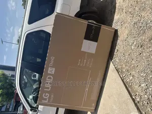 Glossy Slim UHD Smart LG UP81 70” Tv