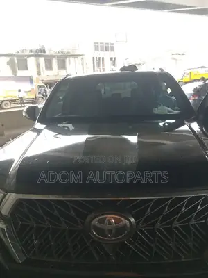 Toyota Land Cruiser V8 Windscreen
