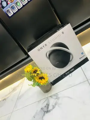 Sound System Harman Kardon  Onyx Studio8