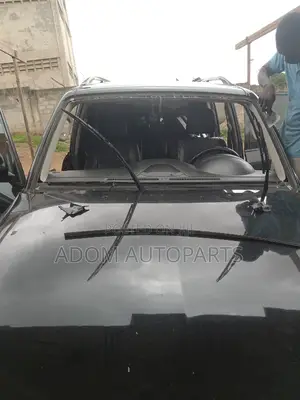 Mitsubishi Pajaro Windscreen 2008 2009 2010 2011